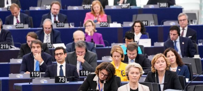 Recht auf Information: RSF erinnert die Europäische Kommission an ihre Versprechen
